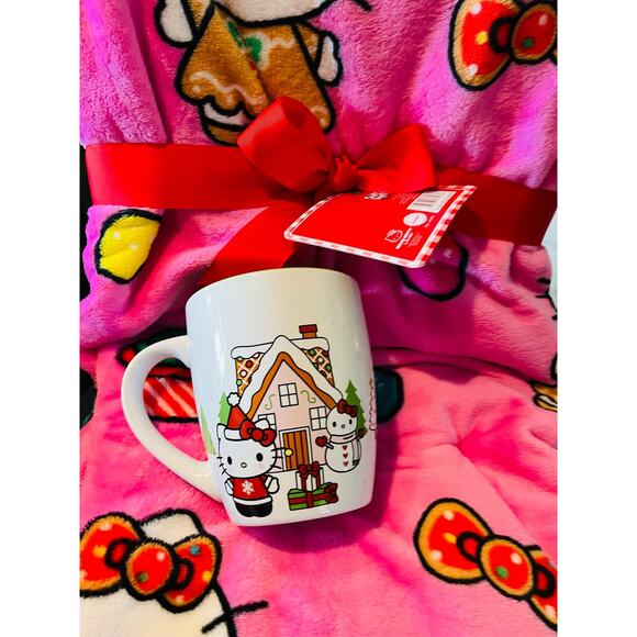 Hello Kitty Christmas 2 pack throws one pink and one white with matching coffee - Picture 4 of 12